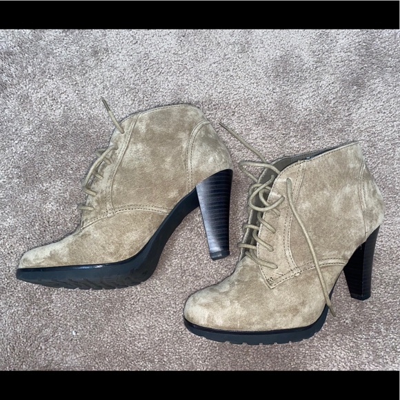 High Heel Boots - Picture 2 of 4